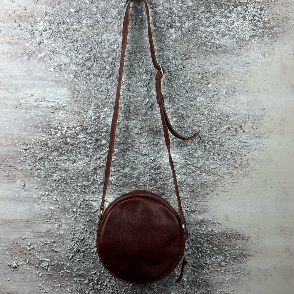 547 Portland Leather  Circle Crossbody Bag w/ mini envelope wallet - Picture 2 of 16